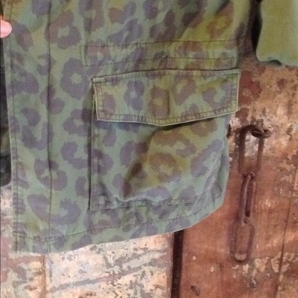 Coat - Picture 7 of 8